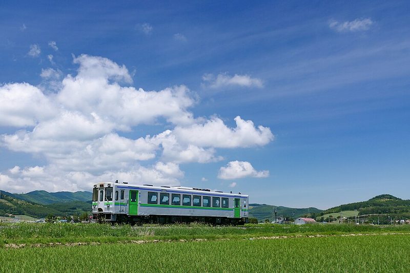 JR Hokkaido Kiha 150 series train on the Furano Line