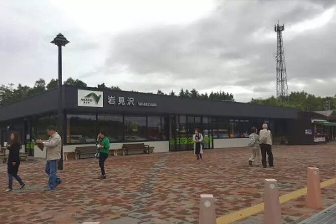 Hokkaido Day Tour from Sapporo: Asahiyama Zoo, Blue Pond Japan - Three hours at Asahiyama Zoo